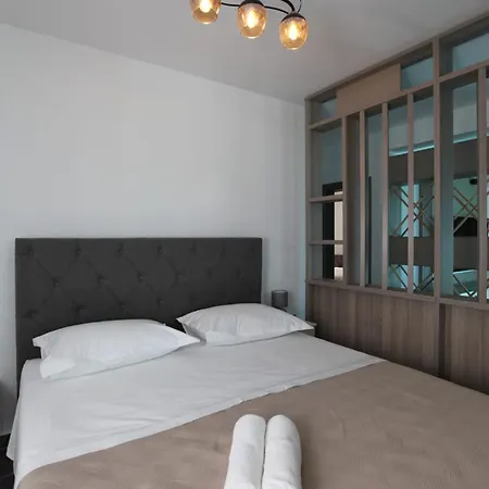 Pia Ground Floor Апартаменты